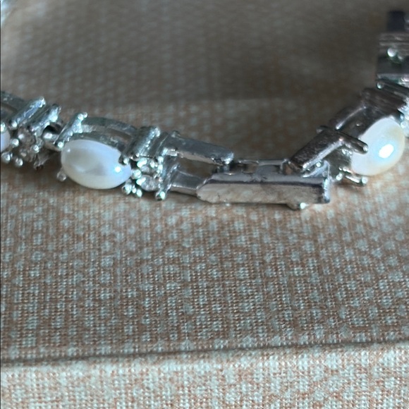 Vintage Avon Moonstone Style Tennis Bracelet June Birthstone Silver Tone NIB B32 - Picture 6 of 14